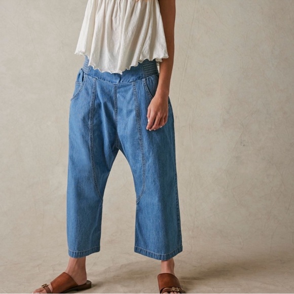 We The Free Lunan Pull On Harem Jeans size small Crop baggy medium blue - Picture 3 of 12